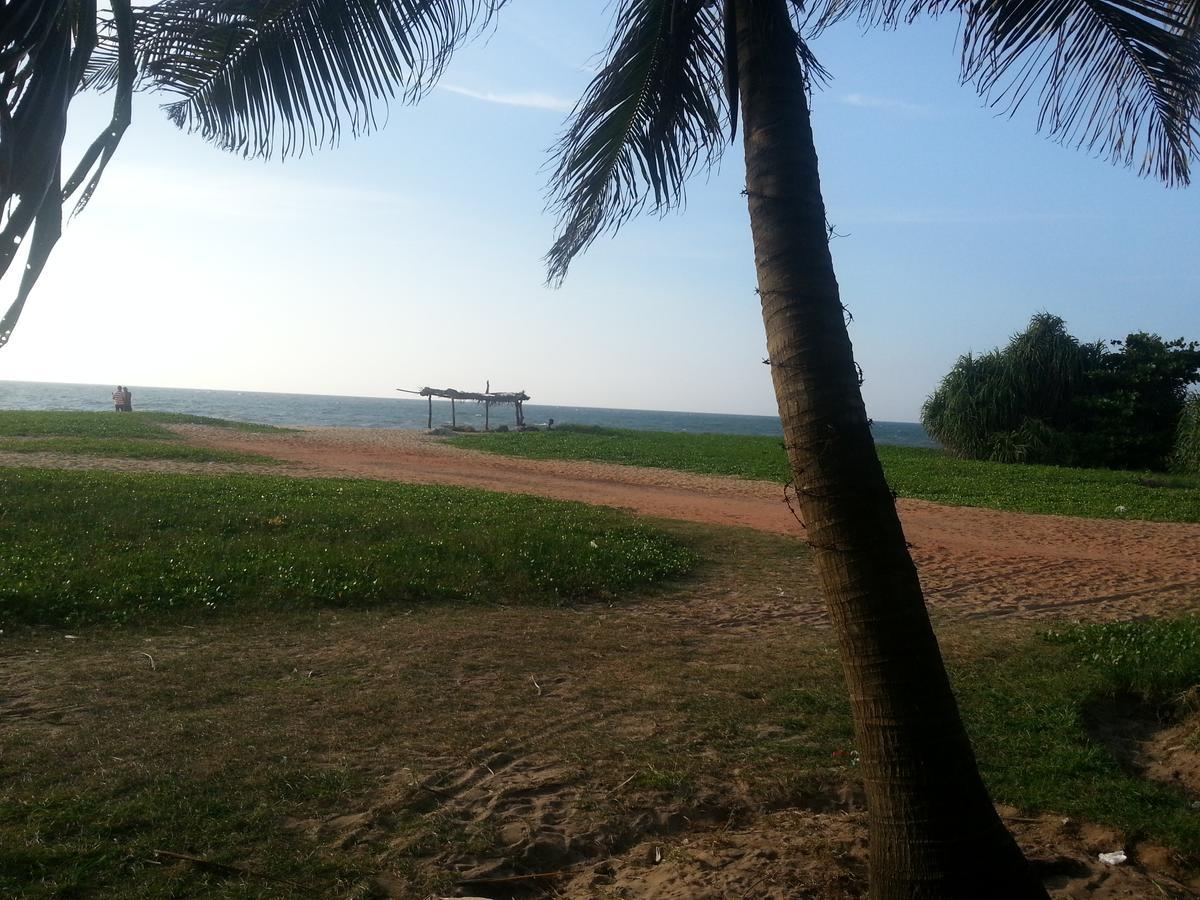 Dephani Beach Hotel Negombo Exterior foto
