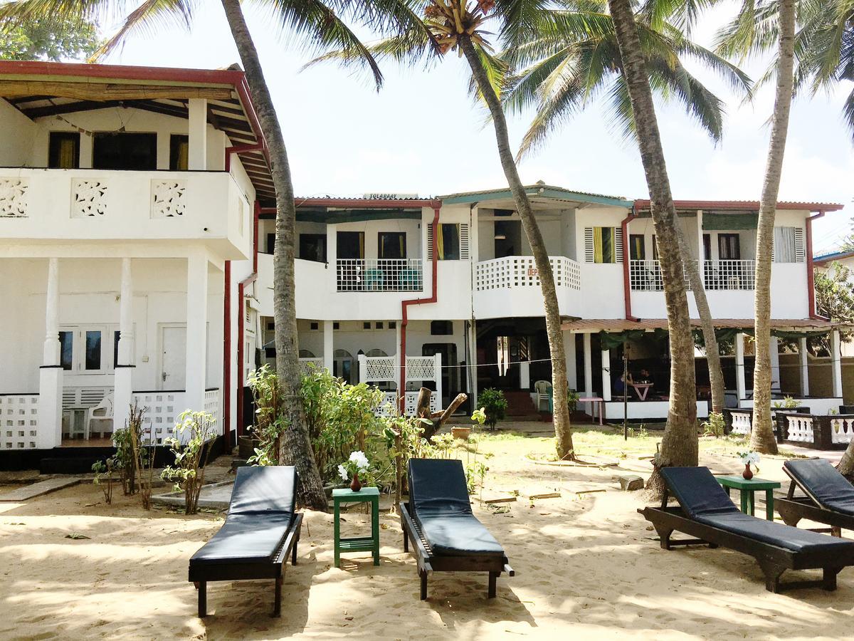 Dephani Beach Hotel Negombo Exterior foto