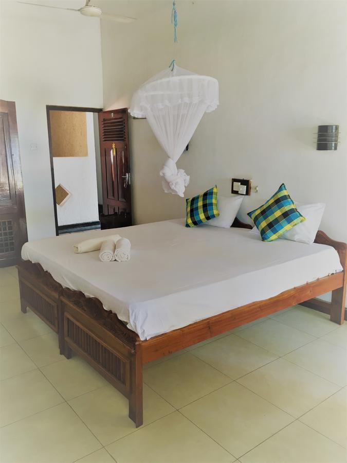 Dephani Beach Hotel Negombo Exterior foto