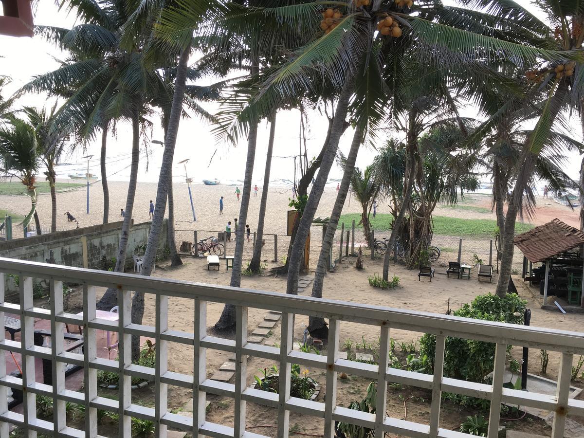 Dephani Beach Hotel Negombo Exterior foto