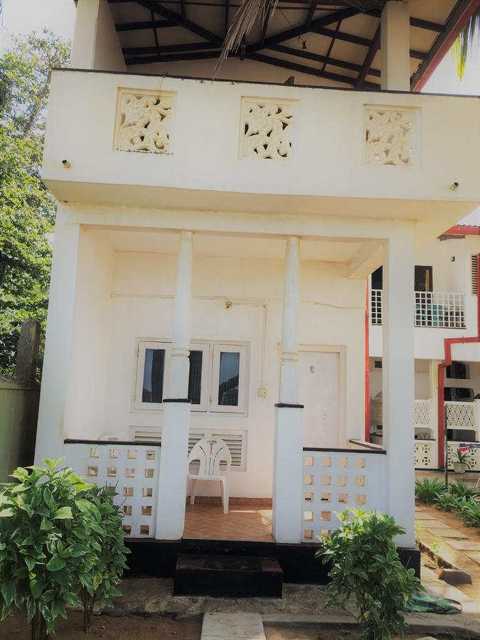 Dephani Beach Hotel Negombo Exterior foto